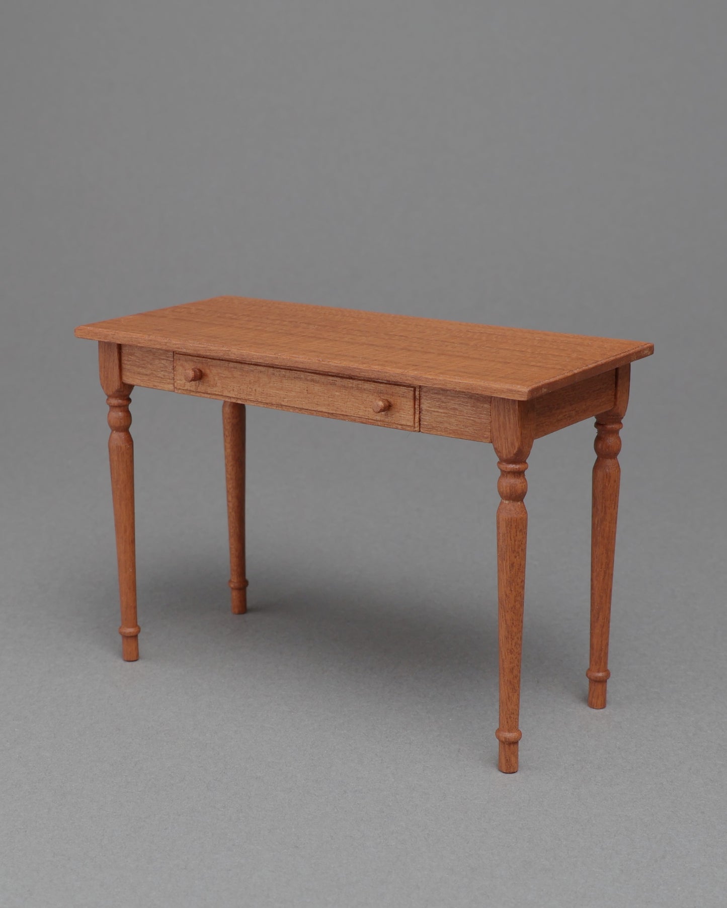 Desk No.1